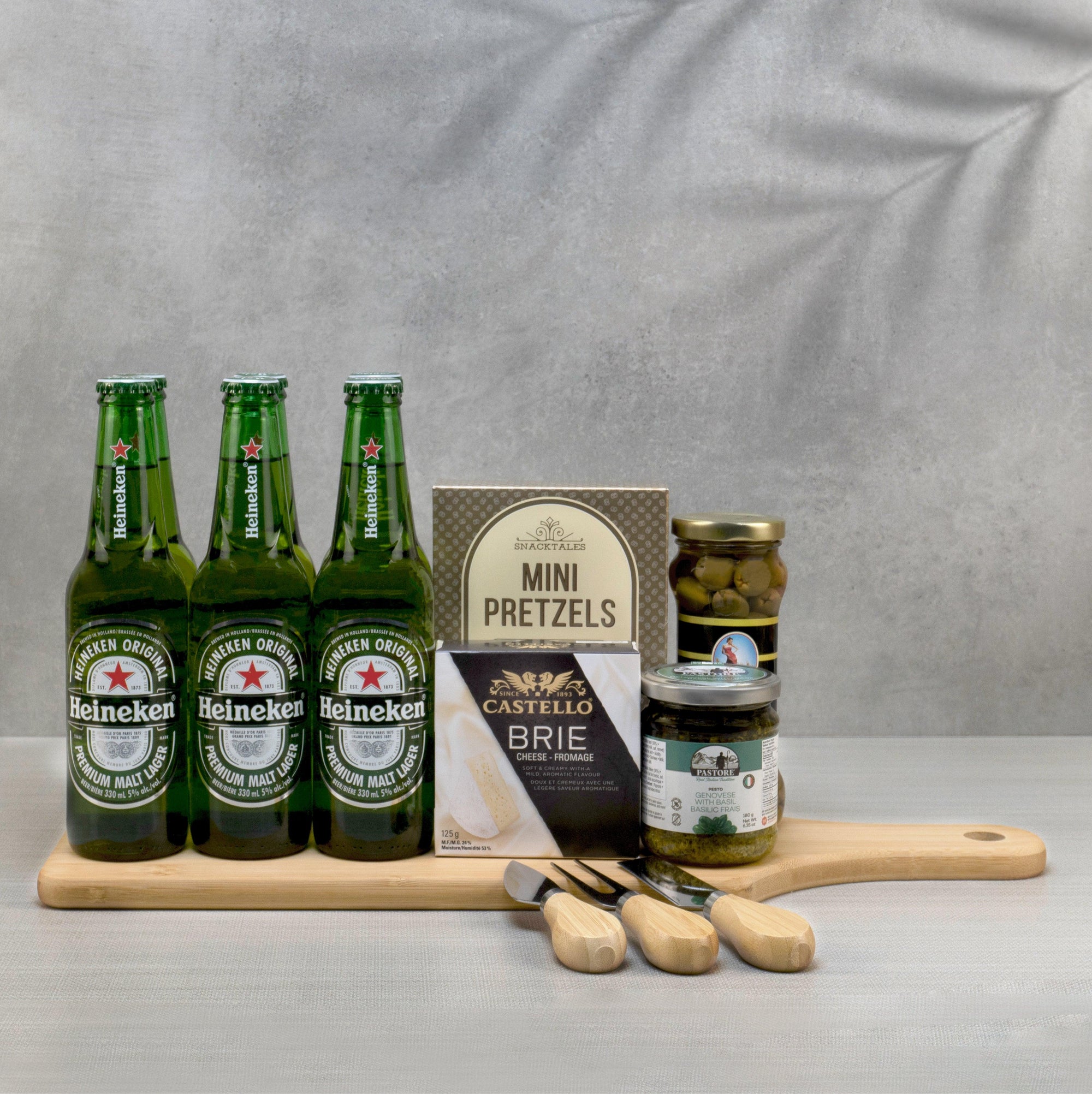 Heineken & Cheese Celebration Set - The Gourmet Gifts